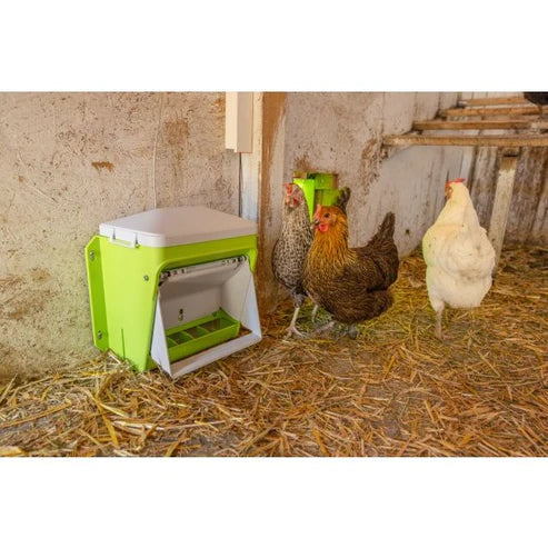Kerbl SmartCoop Hühnerfutterautomat mit Schutzklappe für 7,5 kg