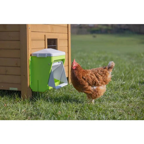 Kerbl SmartCoop Hühnerfutterautomat mit Schutzklappe für 7,5 kg